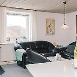 8 Person In Hébergement de vacances Ulfborg